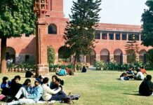 10 things students should not expect from Delhi University