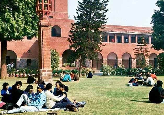 10 things students should not expect from Delhi University - DU Times