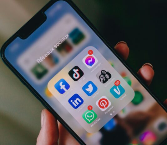 The Essential Guide to Excel in Social Media Management